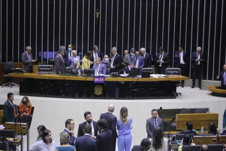 Deputados em sessão do Plenário nesta quarta-feira - (Foto: Wesley Amaral/Câmara dos Deputados)