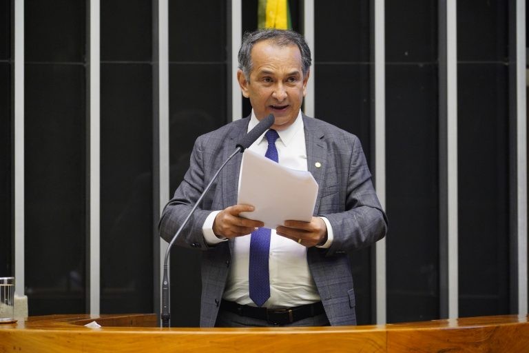 Para o deputado Dr. Jaziel, a regra prevista no projeto de lei é imprecisa - (Foto: Pablo Valadares/Câmara dos Deputados)