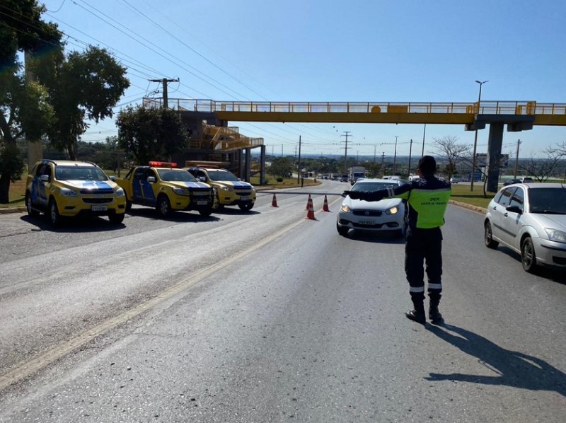 Durante esse período, foram realizadas blitz educativas em trechos de rodovias distritais | Foto Divulgação DER-DF (3