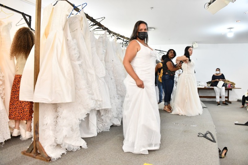 As roupas vêm de doações feitas por pessoas e lojas voluntárias. | Foto Ascom Sedes-DF
