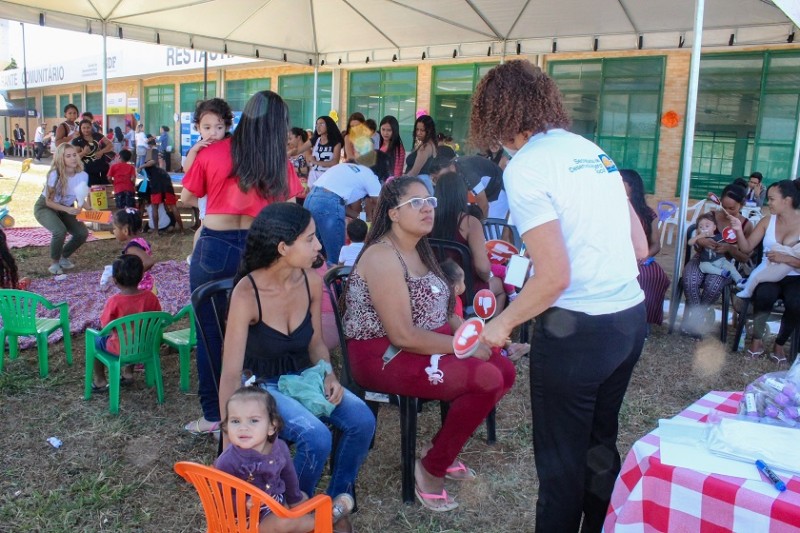 Acompanhadas por seus filhos, 50 mães participaram das oficinas temáticas referentes à segurança alimentar e nutricional das crianças. | Foto Ascom Sedes-DF
