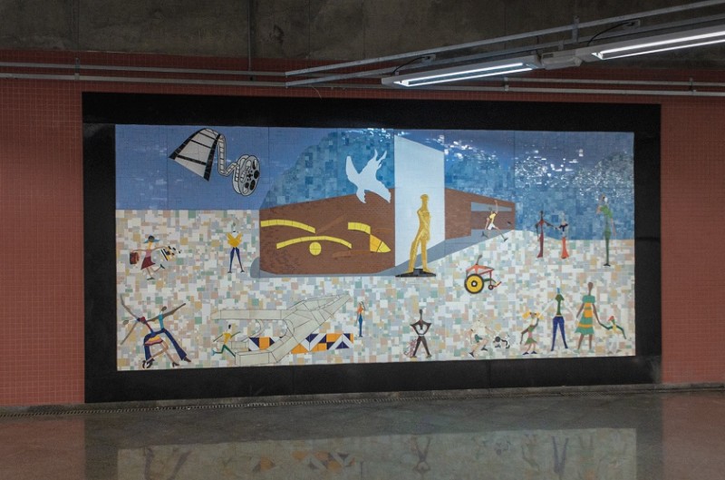Os painéis doados ao Metrô ficarão instalados permanentemente. Mas, durante 30 dias, serão realizadas visitas guiadas de escolas e grupos