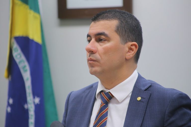 Deputado Luis Miranda, relator do projeto de lei - (Foto: Paulo Sérgio/Câmara dos Deputados)