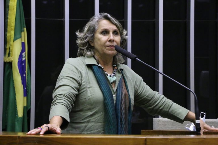 Erika Kokay: 