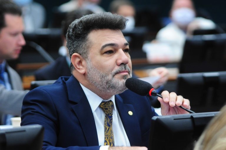 Feliciano recomendou aprovação do substitutivo - (Foto: Billy Boss/Câmara dos Deputados)