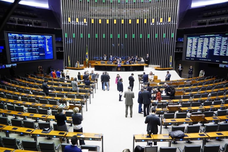 Deputados e senadores em sessão do Congresso Nacional - (Foto: Pablo Valadares/Câmara dos Deputados)