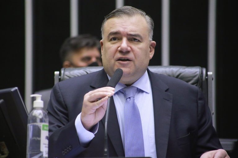 Ney Leprevost: cidadãos com TEA devem ter prioridade de atendimento - (Foto: Paulo Sérgio/Câmara dos Deputados)