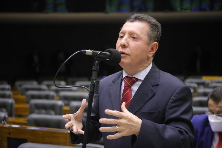 José Nelto: 