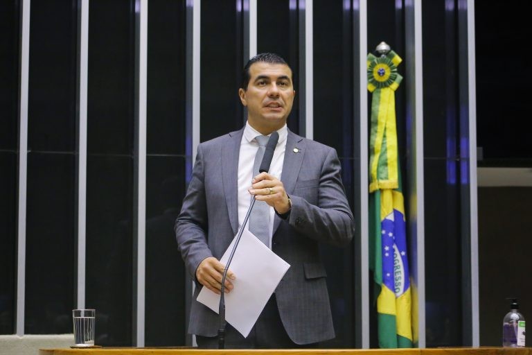 Luis Miranda: 