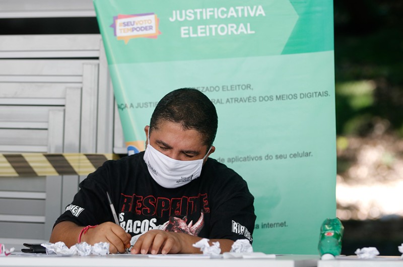 A justificativa pode ser feita pelo e-Título ou por formulário entregue pela internet ou nos locais indicados pelos TREs - Fernando Frazão/Agência Brasil