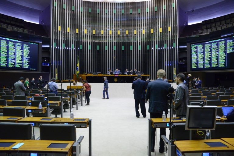 Sidney Leite alterou texto para que mandatos dos cargos criados sejam maiores - (Foto: Pablo Valadares/Câmara dos Deputados)
