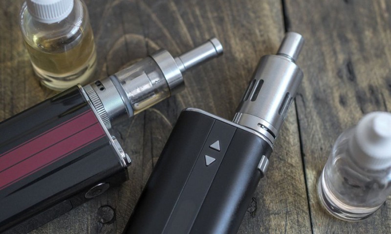 os vapes trazem corantes e sabores – como capuccino, menta, banana e até creme brulée –, substâncias da indústria alimentícia que não deveriam ser ser filtradas pelos pulmões | Foto: Divulgação Ministério da Saúde
