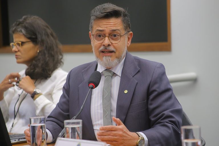 Deputado Eduardo Barbosa recomendou a aprovação do projeto - (Foto: Paulo Sérgio/Câmara dos Deputados)