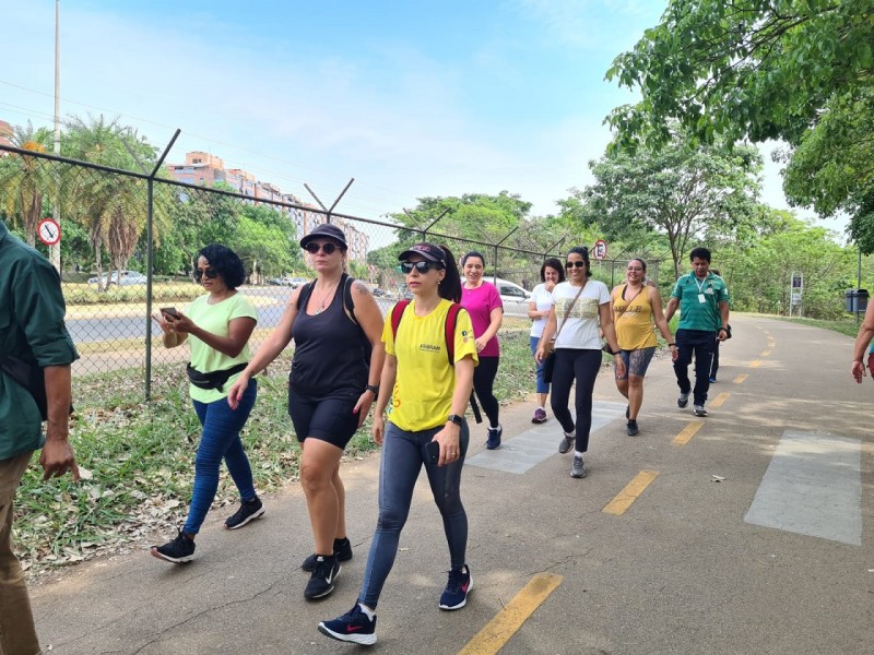 A caminhada é um incentivo à atividade física e foi antecedida | Foto: Ascom Instituto Brasília Ambiental