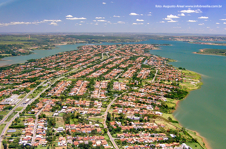 O objetivo da audiência pública é debater com a sociedade a proposta de Projeto de Lei Complementar (PLC) sobre a concessão de uso para ocupação das áreas públicas contíguas aos lotes residenciais nos lagos Sul e Norte | Foto: Seduh