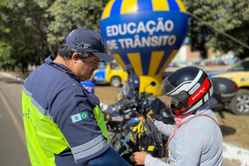 Um das estratégias é a blitz educativa | Foto: Divulgação/DER