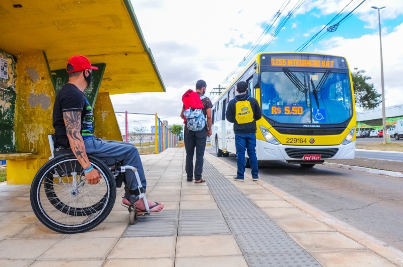 aumentar a inclusão de pessoas na mobilidade urbana e oferecer o justo acesso aos meios de transporte | Foto: Paulo H. Carvalho/ Agência Brasília