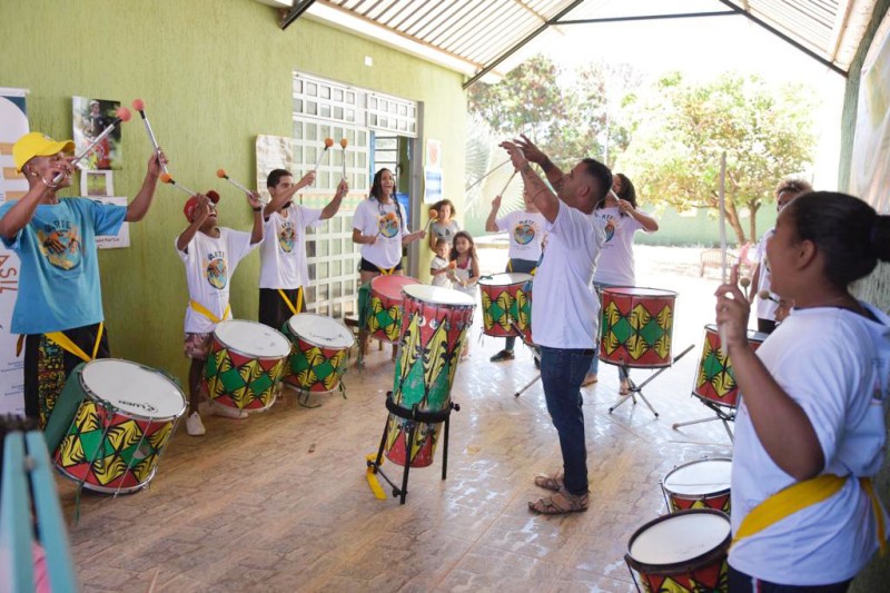 Durante os cinco meses de duração do projeto, cerca de 100 alunos participaram das aulas, que foram dadas por três professores e dois monitores. | Fotos: Randal Andrade/ Divulgação