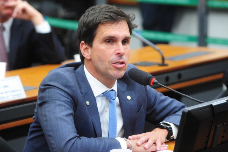 Lima: escoliose pode evoluir com graves deformidades na coluna vertebral - (Foto: Billy Boss/Câmara dos Deputados)