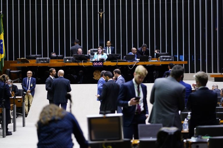 Deputados em sessão do Plenário - (Foto: Pablo Valadares/Câmara dos Deputados)