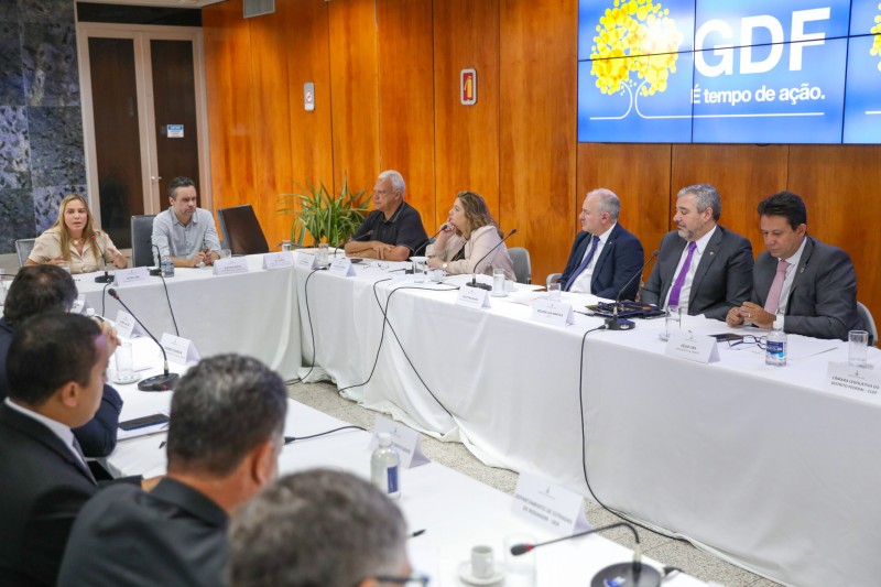 Participaram da reunião membros do GDF que compõem o Gabinete da Preservação e Mobilização Institucional, do Tribunal de Justiça do DF e dos Territórios, do Ministério Público do DF e Territórios, da Câmara dos Deputados, da Ordem e do Conselho dos Advoga