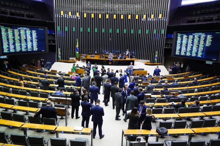 Deputados votam projetos no Plenário - (Foto: Pablo Valadares/Câmara dos Deputados)