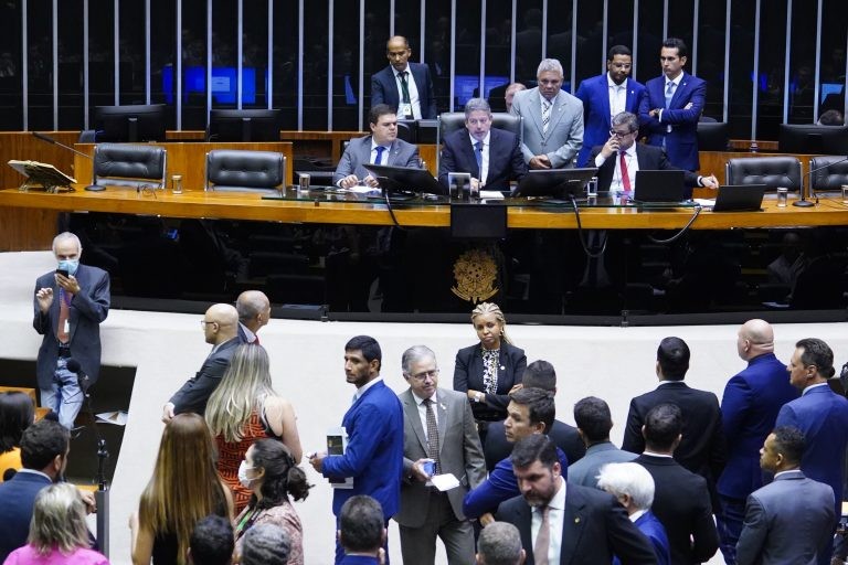 Deputados em sessão do Plenário - (Foto: Pablo Valadares/Câmara dos Deputados)
