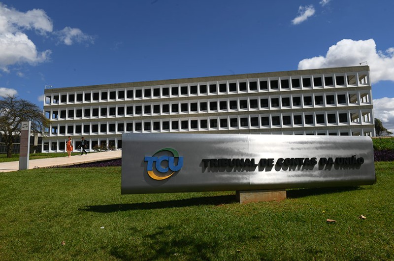 O TCU auxilia o Congresso no planejamento fiscal e orçamentário anual - Marcos Oliveira/Agência Senado