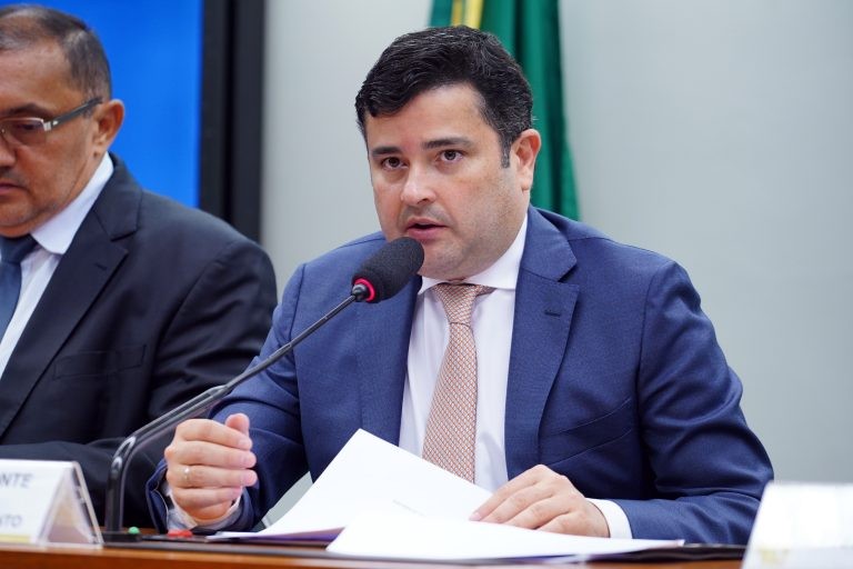 Eduardo da Fonte: concessão de desconto é mais eficaz que política adotada pela Aneel - (Foto: Pablo Valadares/Câmara dos Deputados)