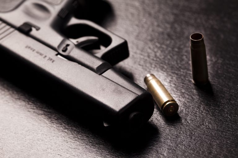 Projeto que amplia porte de armas é prioridade na pauta governista - (Foto: JanPietruszka/DepositPhotos)