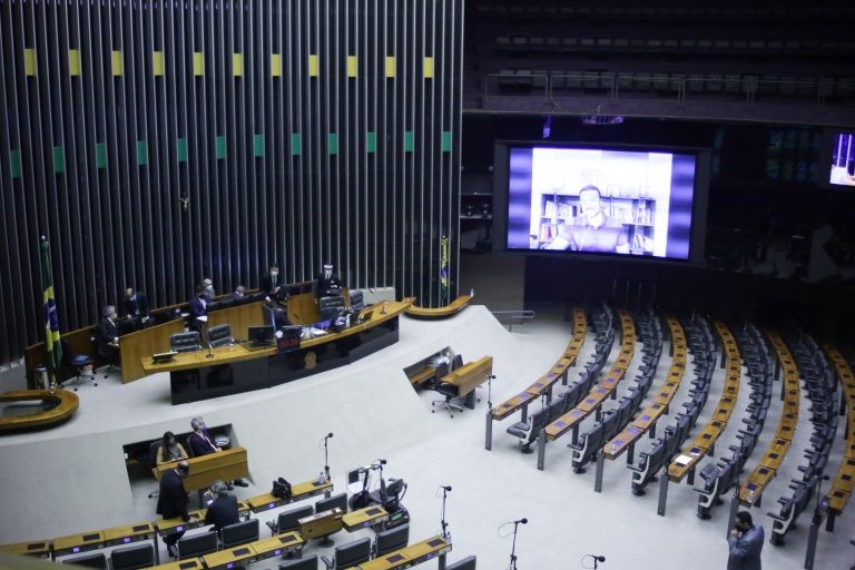 Deputados reunidos em sessão remota - (Foto: Paulo Sergio/Câmara dos Deputados)
