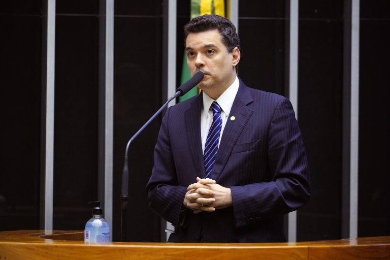Alves: “Não há vida sem água e não há saúde sem água potável” - (Foto: Pablo Valadares/Câmara dos Deputados)