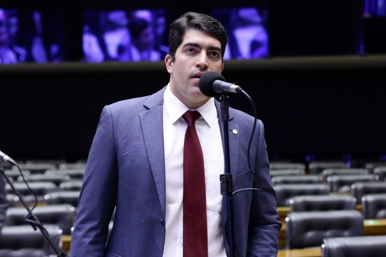 Alencar Filho: incentivo pode induzir pesquisa e uso de produto menos tóxico - (Foto: Cleia Viana/Câmara dos Deputados)