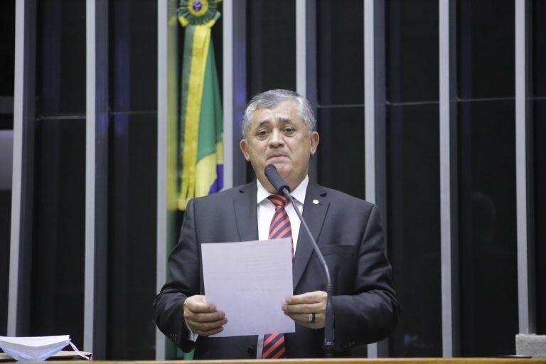 Guimarães: normas sanitárias internacionais autorizam os países a adotar medidas restritivas - (Foto: Paulo Sergio/Câmara dos Deputados)