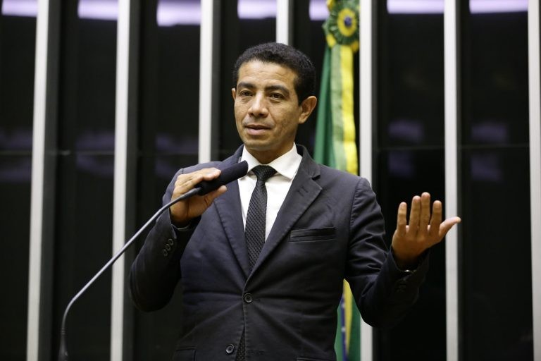 Pastor Gil: projeto busca a democratização das bibliotecas escolares - (Foto: Najara Araújo)