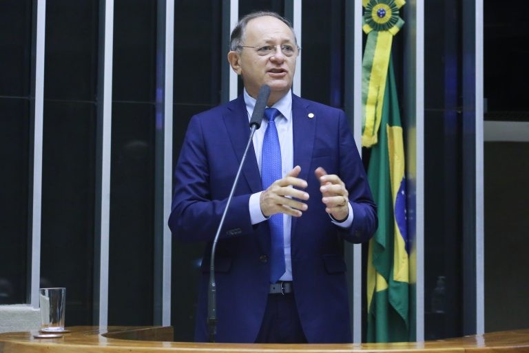 Benes Leocádio: 