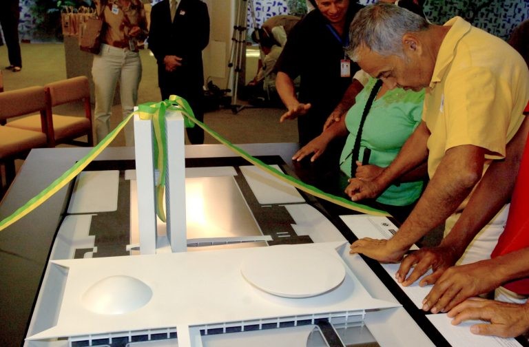 No Congresso, uma maquete tátil está a disposição de pessoas com deficiência visual - (Foto: J.Batista)