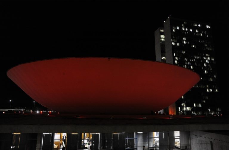 A fachada da Câmara será iluminada de vermelho; já a parte do Senado receberá a cor verde - (Foto: Luis Macedo/Câmara dos Deputados)