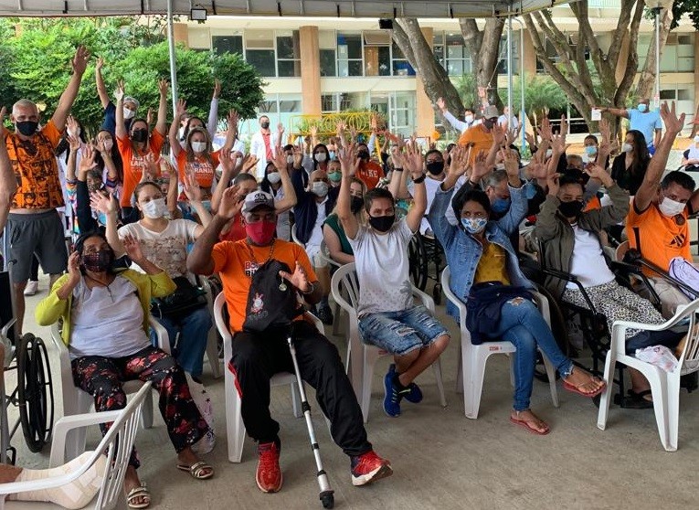 A programação, realizada na Tenda Rosa localizada no Jardim do HBDF, chamou a atenção dos pacientes para as maneiras e ações que podem melhorar a vida de quem passa pela amputação ou convive com essa condição.