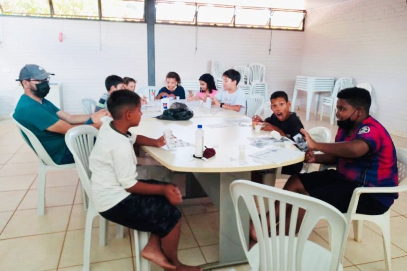 Crianças e adolescentes atendidos pelo Cecon Gama Sul durante atividade | Fotos: Divulgação/Sedes