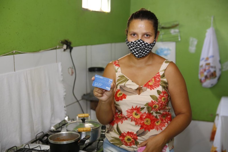 Prato Cheio concede crédito mensal de R$ 250 durante seis meses para as famílias em vulnerabilidade social | Fotos: Renato Raphael/Sedes